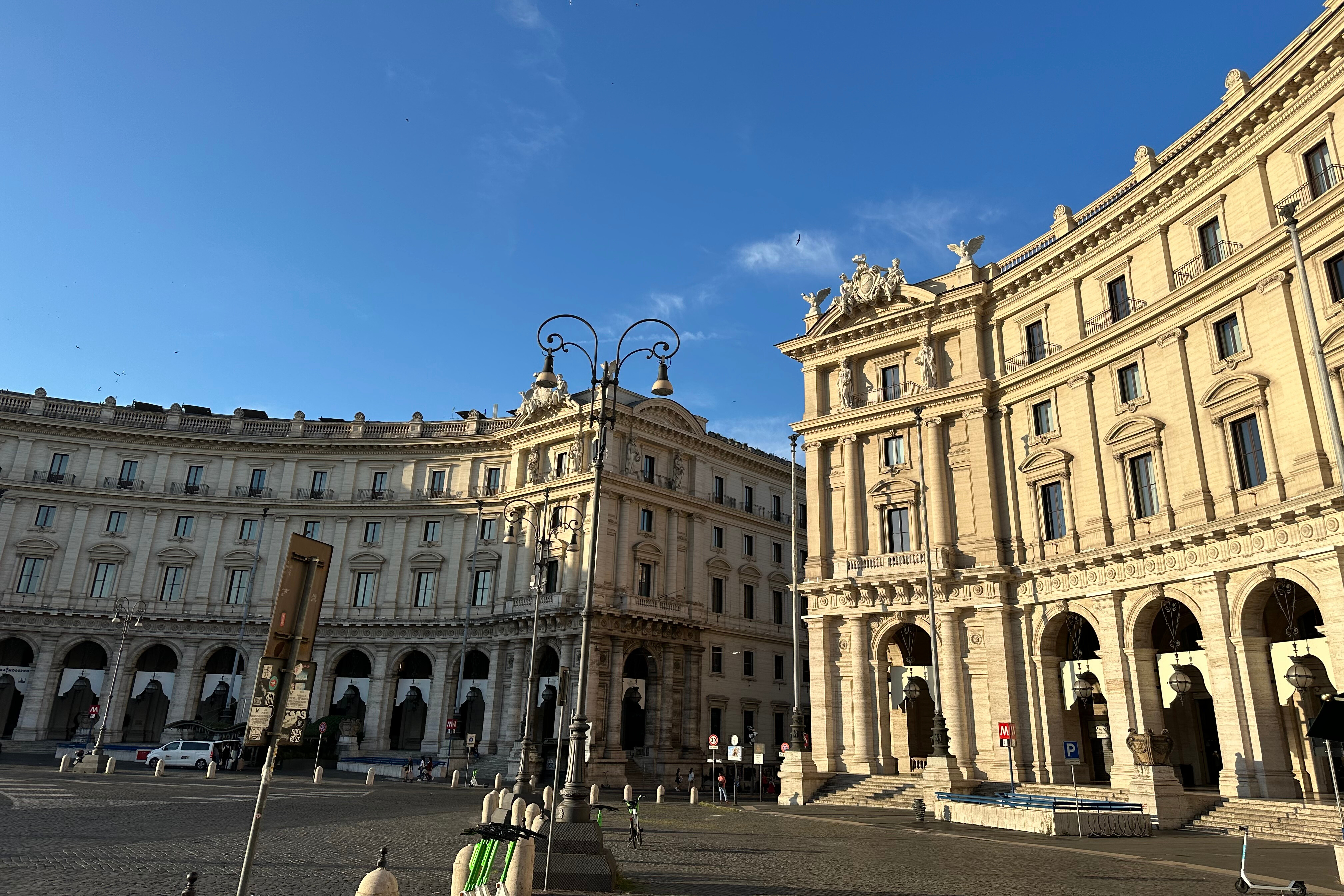 Piazza della Repubblica : musées et églises